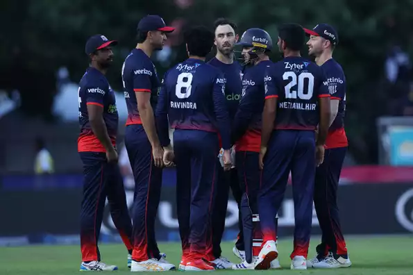 Maxwell, Netravalkar y Edwards preparan el terreno para la contundente victoria de Freedom