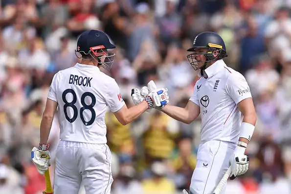 Sentía que podía anotar cuatro o seis puntos por cada pelota: Brook sobre Jamie Smith